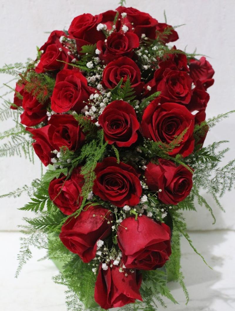 Beautiful Red Roses Arrangement