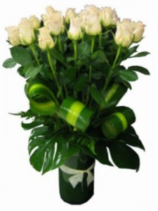 24 Longstem Roses in Vase